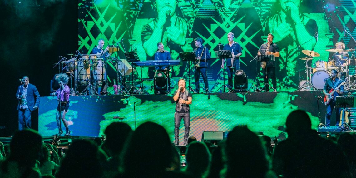 Diego Torres cautivó a los asistentes al Movistar Arena con cada uno de sus himnos en un nuevo show en Santiago