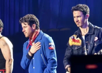 Jonas Brothers hicieron vibrar Chile con una noche cargada de nostalgia, hits e invitados sorpresa