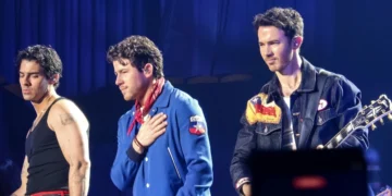 Jonas Brothers hicieron vibrar Chile con una noche cargada de nostalgia, hits e invitados sorpresa
